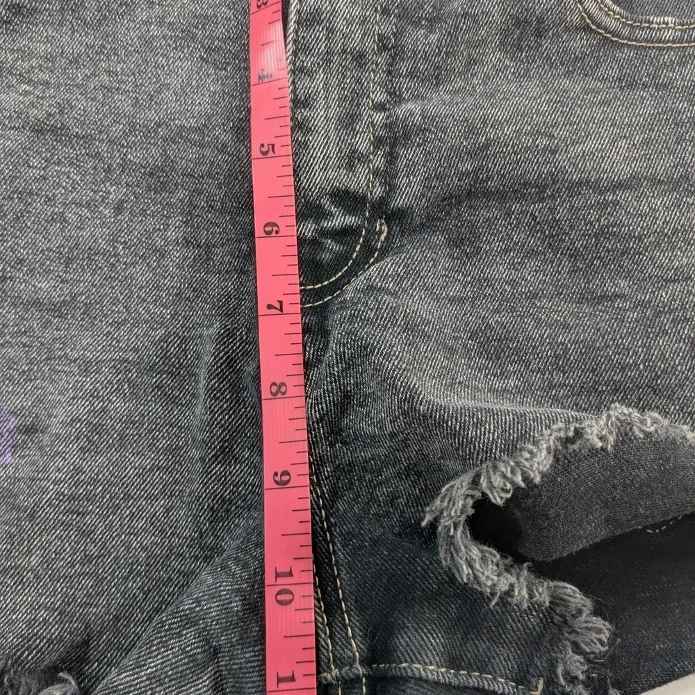 Kendall & Kylie these black